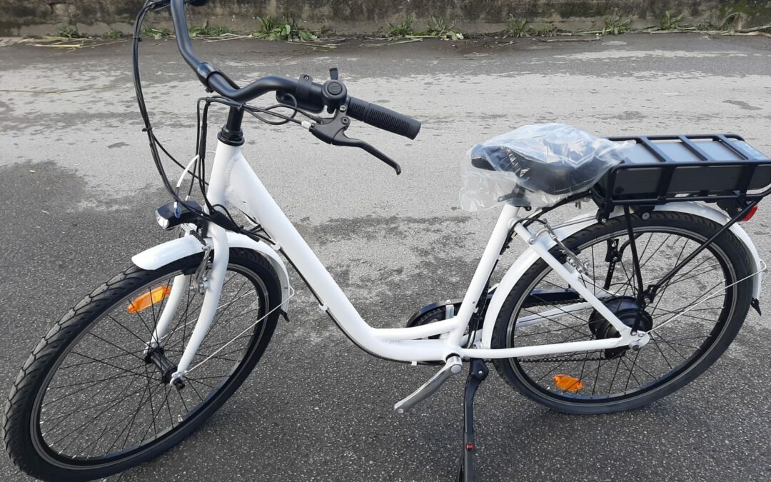 Consegnate 24 biciclette a pedalata assistita