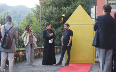 La  ‘Positivity Cabin’ di Andrea Bianconi si sposta a Marina di Carrara